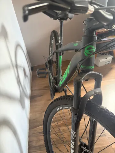 Bicicleta KSW XLT100 Aro 29, 24 Marchas, Pneus Pirelli originais em ótimo estado.