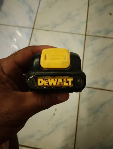 Bateria Dewalt 12 volts para parafusadeira de montar móveis