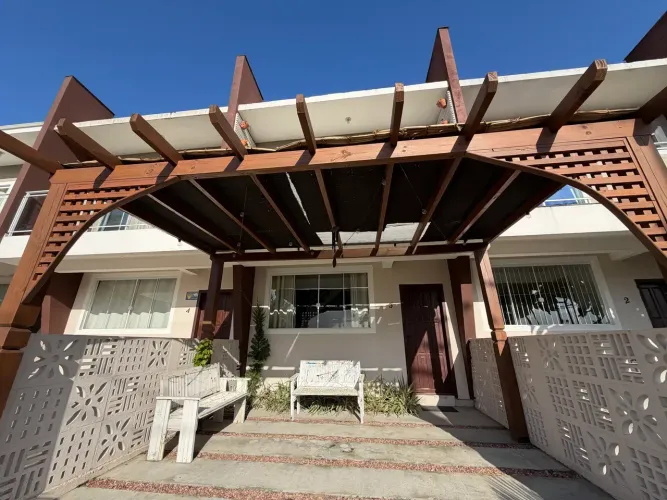 Sobrado para venda com 68 metros quadrados com 2 quartos em Village Dunas 1 - Balneário Ga