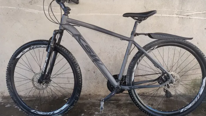 Bicicleta aro 26 Perfeito Estado / acompanha bomba de Ar
