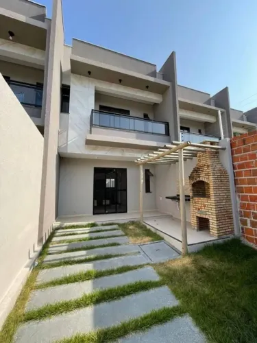 Casa para Venda em Maracanaú / CE no bairro Pau Serrado