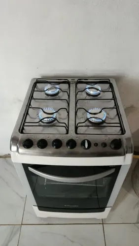 Fogão Eletrolux funcionando tudo, faço entrega