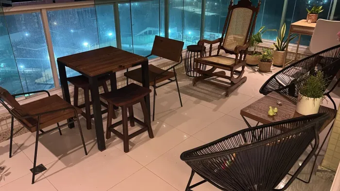Conjunto mesa e cadeira industrial