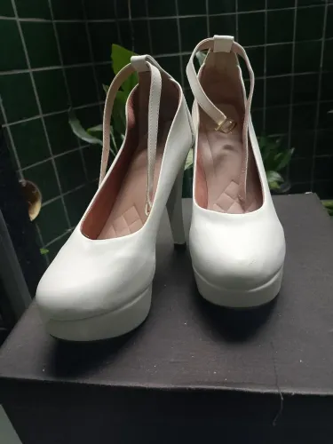 Sapato branco