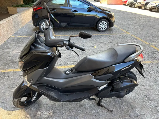 Scooter Nmax 160, cor preta. Unico dono, IPVA 2026 pago.