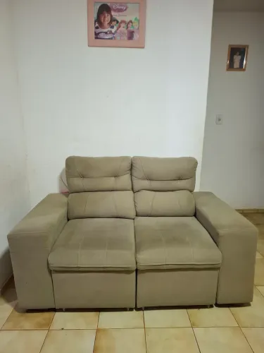 SOFÁ CAMA SEMI NOVO BEGE SEM FEITOS 