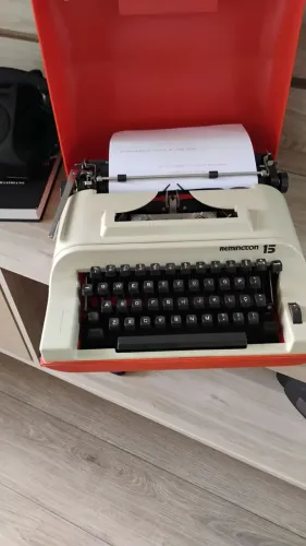Máquina escrever Remigton 15 letra cursiva Raridade