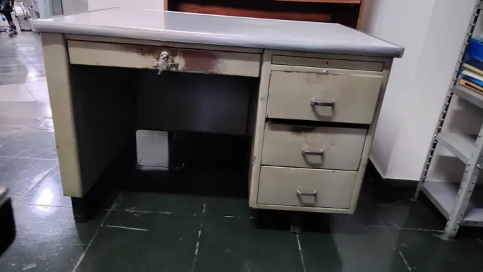 Mesa de aço para escritório 