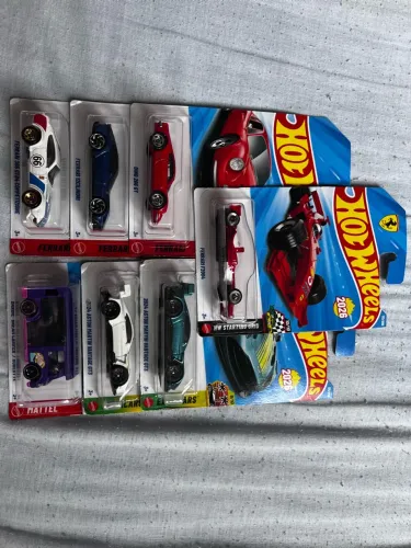 Hotwheels miniatura 