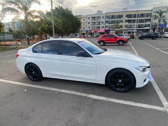 BMW 320I A 2.0 Turbo/activeflex 16V 184cv 4P 2014