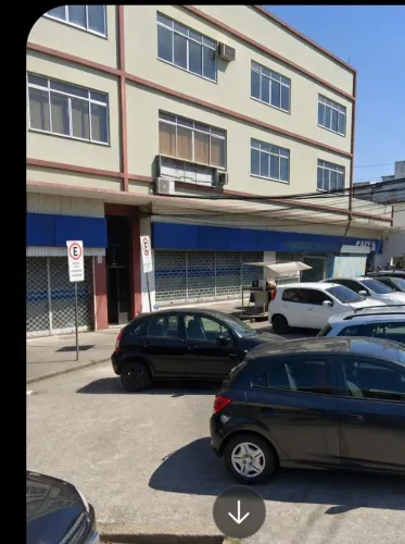 Lojao de 1000m2 em parada de Lucas