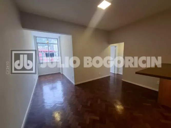 Apartamento : Padrão / Residencial / Humaitá