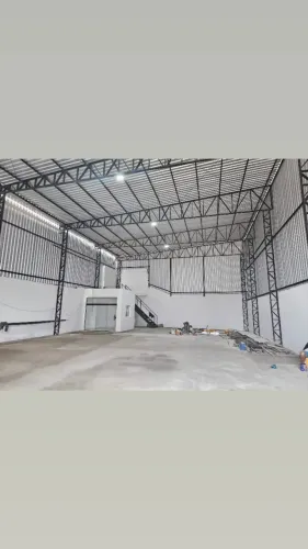 Alugo Galpão no Sao Raimundo / R$ 10.000+ Caução- 400 m2 - Pé Direito de 8 Metros