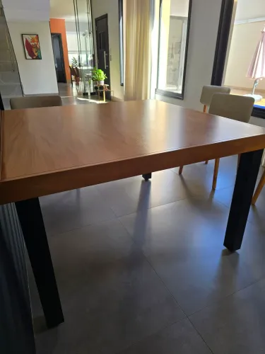 Mesa Madeira Maciça e Base Alumínio