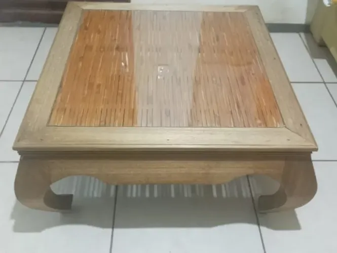 Mesa de Centro Rústica de Madeira Maciça 80x80cm R$100,00
