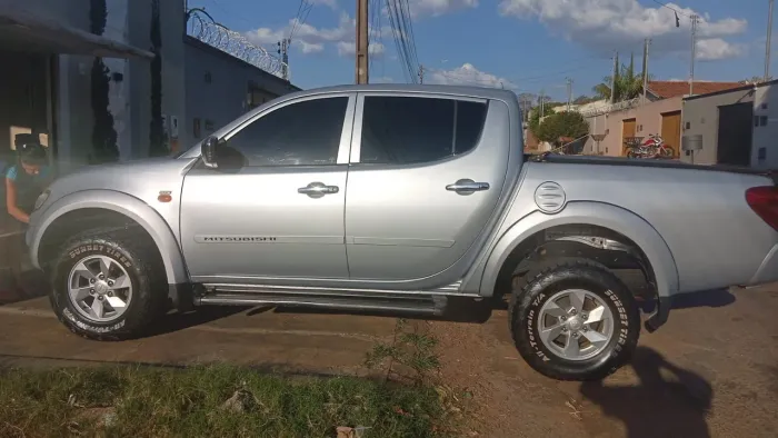 Mitsubishi L200 Triton GL 3.2 CD TB Int. Dies. Mec. 2016