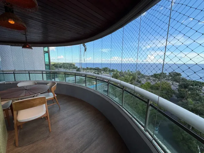 Vista Eterna para o Rio Negro: Luxo e 210m² na Ponta Negra