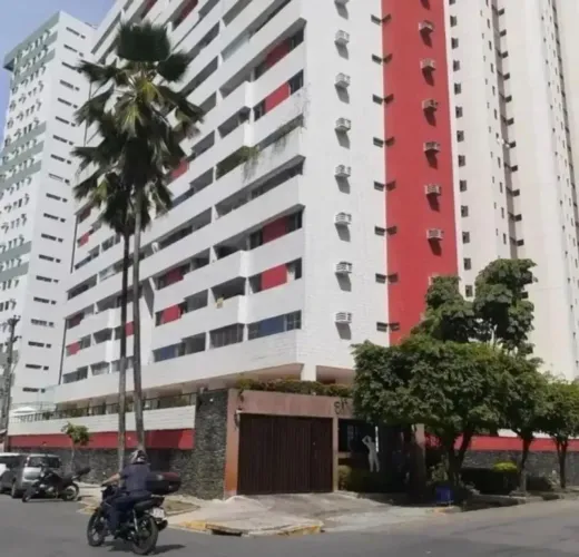 APARTAMENTO À VENDA EM BOA VIAGEM CONFORTO E ESPAÇO!