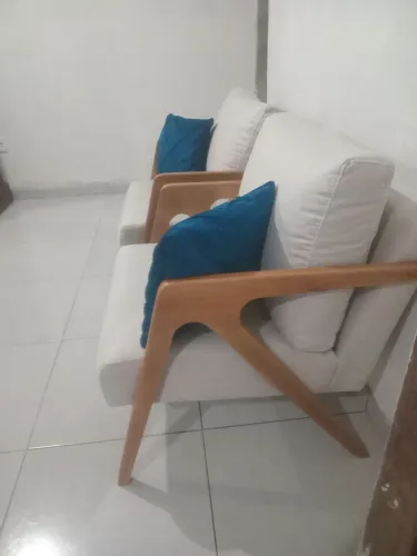 Vendo duas poltronas seminovas ,em perfeito estado e sem nenhum arranhão.