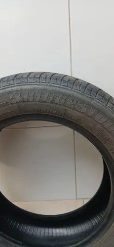 Vendo 2 Pneu Bridgestone 175/65/14 Usado