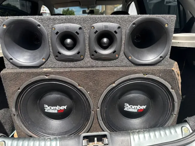 Vendo som automotivo 