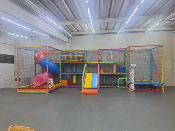 Brinquedão Playground Profissional Completo Semi Novo