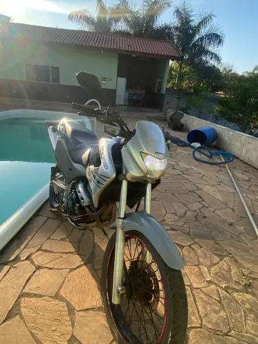Honda NX4 Falcon 400 2002 - Oportunidade