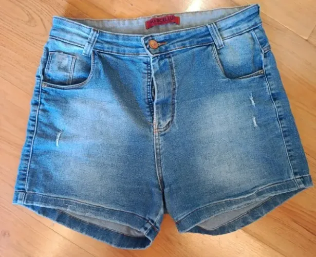 Short jeans com elastano