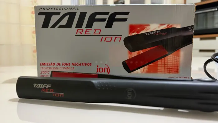 Prancha Taiff Red Ion