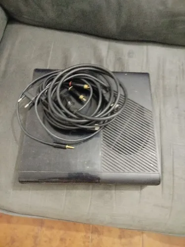 Vendo Xbox 360 one bloqueado 