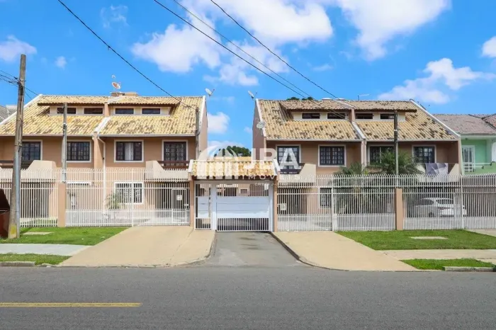 Sobrado triplex para venda com 123 m2 com 4 quartos em Boqueirão - Curitiba - PR