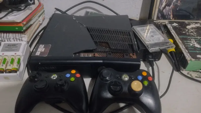 Xbox 360 rgh 3.0 com um controle e fonte nova*