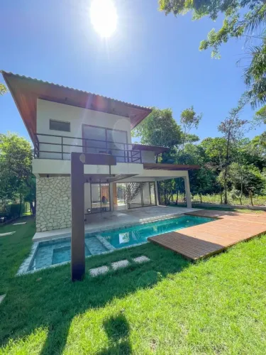 Casa à venda alto padrão com 4/4 em condomínio. Açu da Torre- Praia do Forte- Bahia.