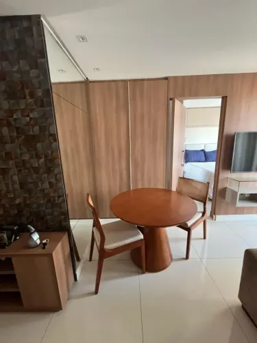Alugo Flat Mobiliado e Decorado 42m2 Climatizado e Sacada 01 Vaga Setor Bueno - Goiânia -