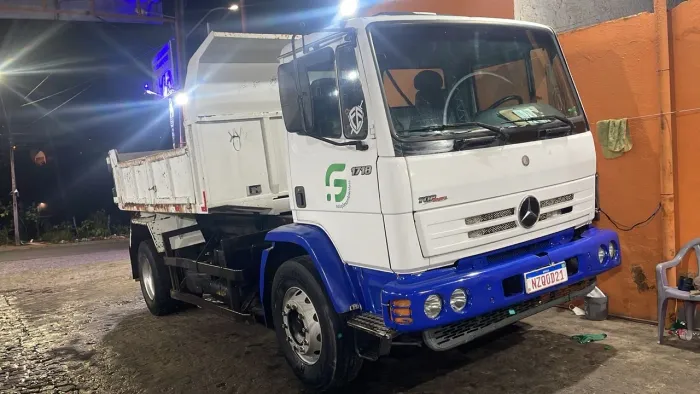 Caçamba Mercedes 1718 2012