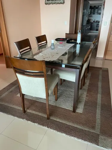 Vendo essa linda mesa de vidro de 6 lugares
