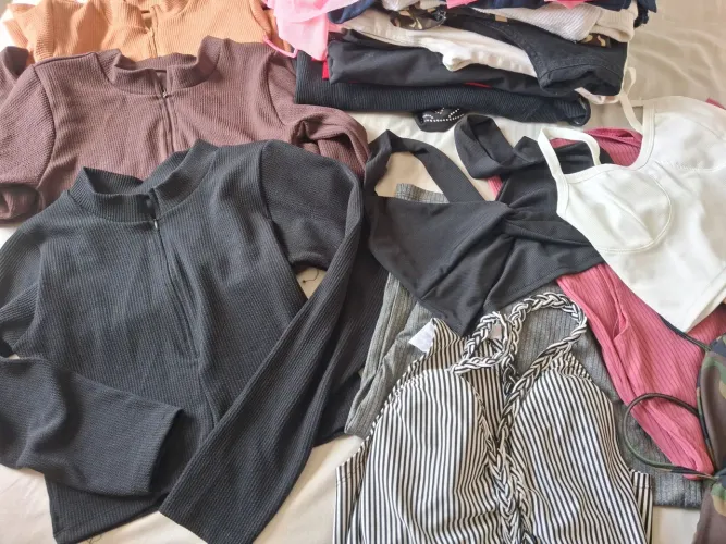 LOTE DE ROUPAS PARA BRECHO