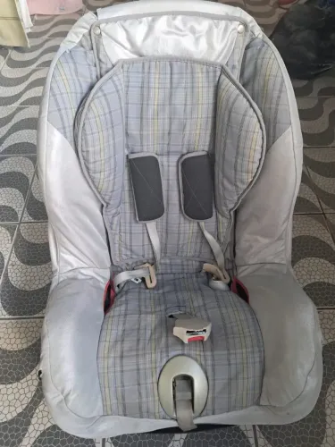 Cadeirinha de automóveis para criança de 25 kg