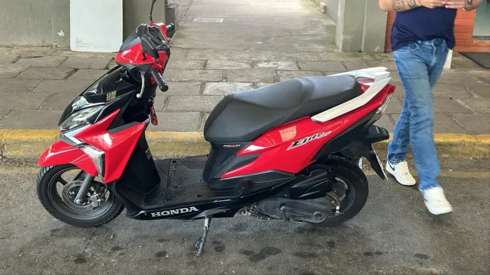 Honda elite 24/24 única dona moto novinha apenas 15mkm comprada na Cabral apenas 14.500