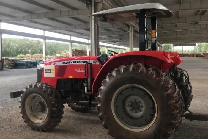 Trator MF 4307