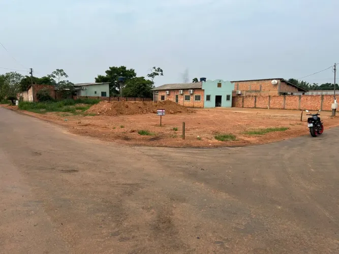 Terreno de esquina 476 m² - Aceito Carro ou Moto no Negócio