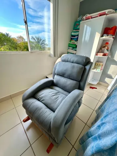 POLTRONA DE AMAMENTAÇÃO 