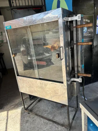 Máquina de assar frango 