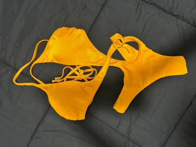 Maio amarelo novo tamanho M