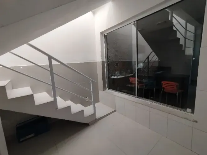 Apto mobiliado de 4 qtos no centro 