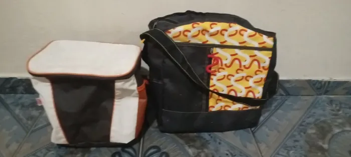 Duas Bolsa termirca muito barato no preçinho 