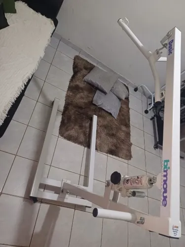 Elevado guincho e cadeira pra banho