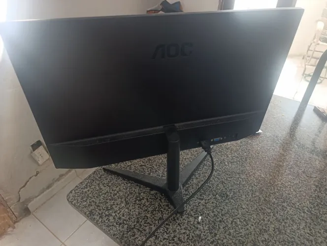 Monitor AOC 22 Polegadas (COM DEFEITO)
