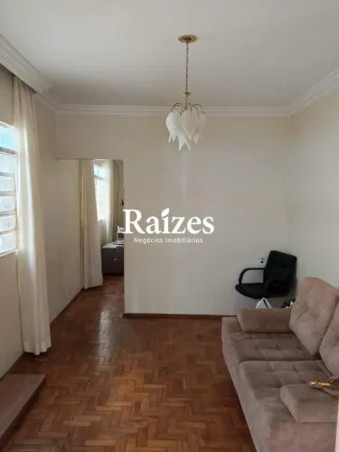 Casa 3 quartos sendo 1 suíte à venda no Bairro Martins em Uberlândia com 154,23 m² e 1 vag