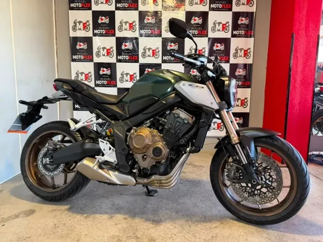 CB 650 R 2023 - APENAS 15.000 KM